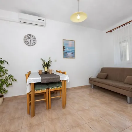 By The Sea Igrane, Makarska - 2679 アパート *